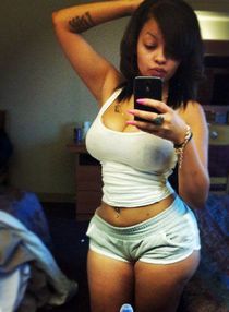 Super sizzling Raven Hart