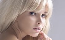Skinny babe Anna Taylor